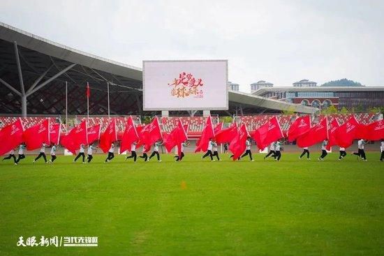 叶辰却冷声道：你们这帮杂碎，伤人的时候比谁都狠，受伤的时候比谁都怂，我今天放过你们，他日你们在面对弱者的时候，定然还会是这幅歹毒的嘴脸。